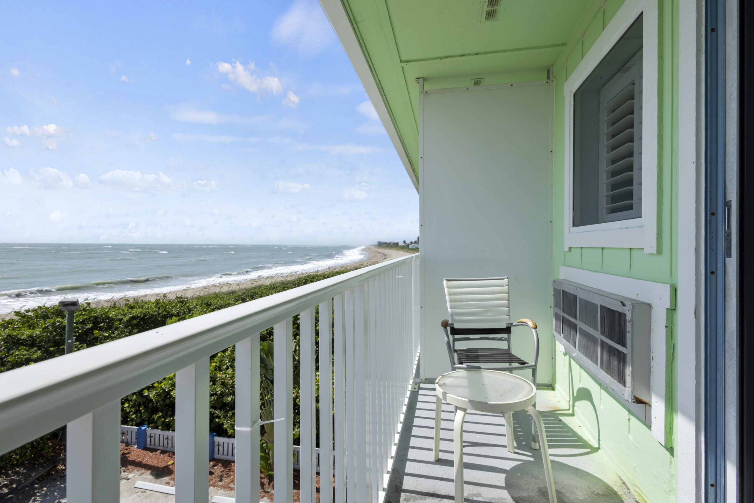 23, East Balcony