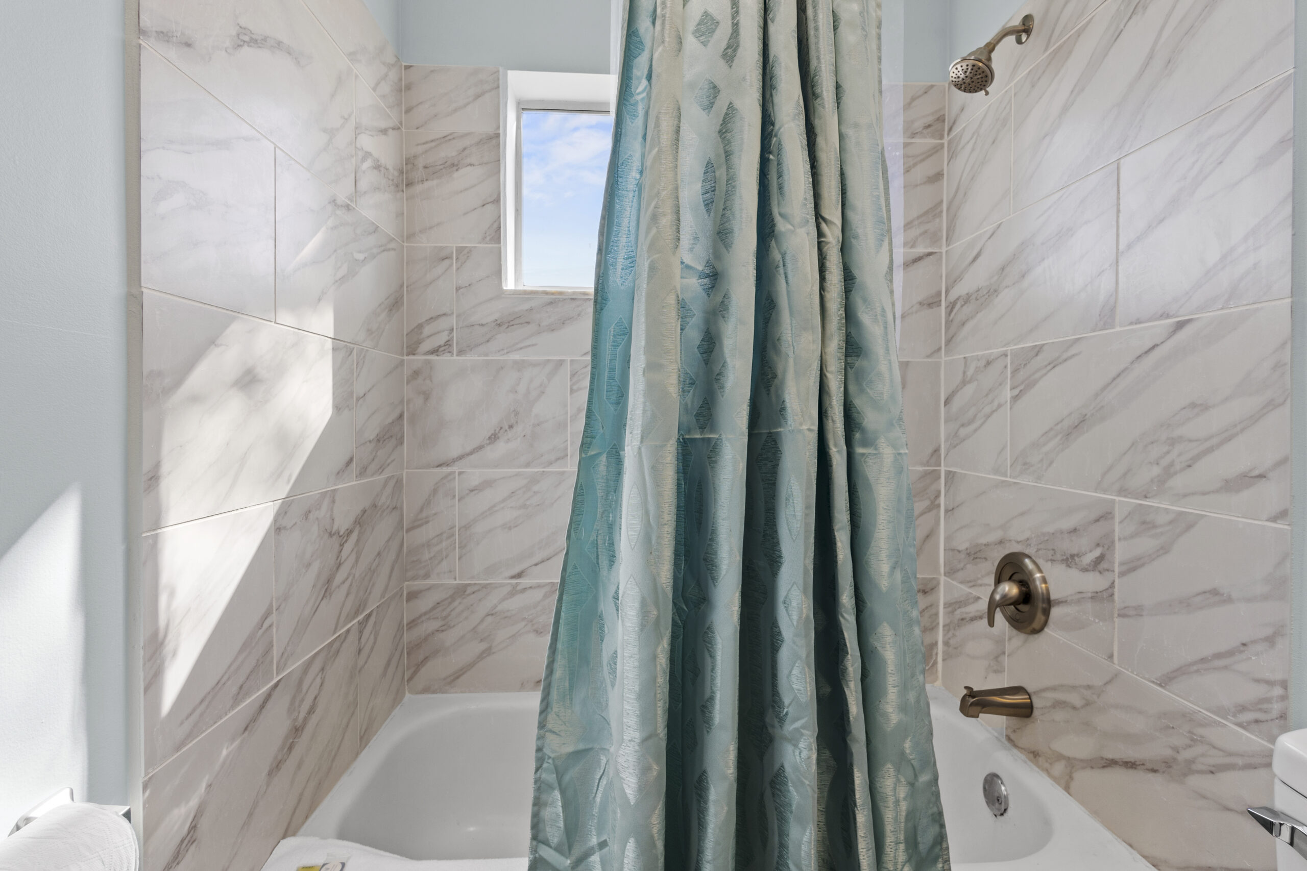 Room 1, Bathroom 2