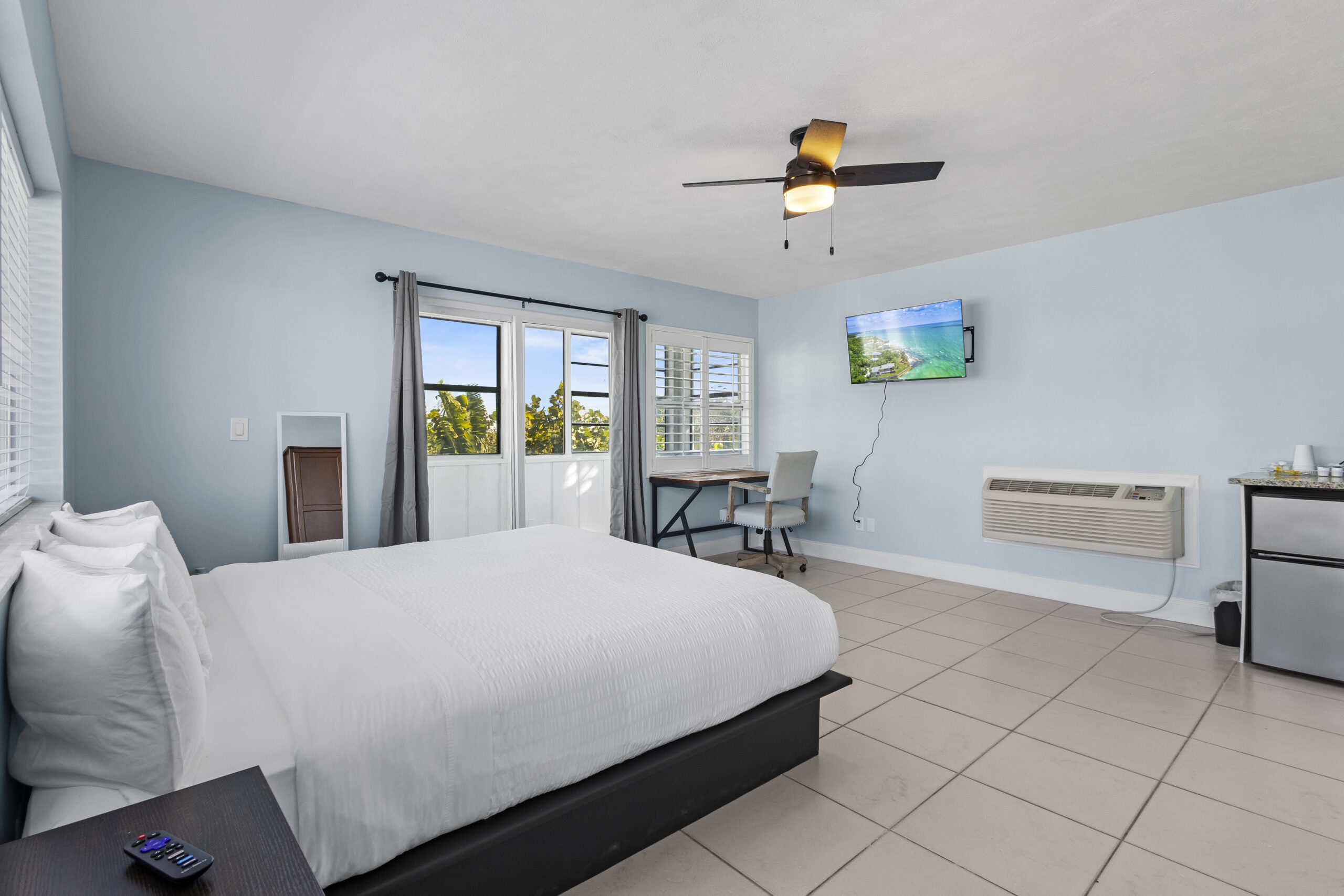 Room 1, Living Room