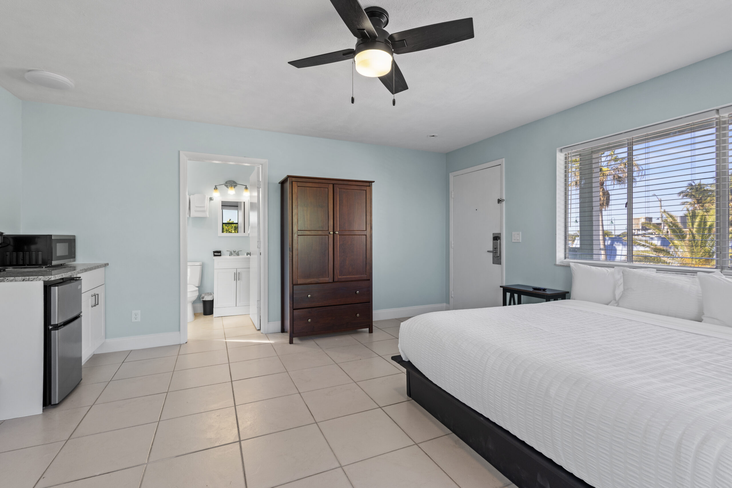 Room 1, Living Room 5